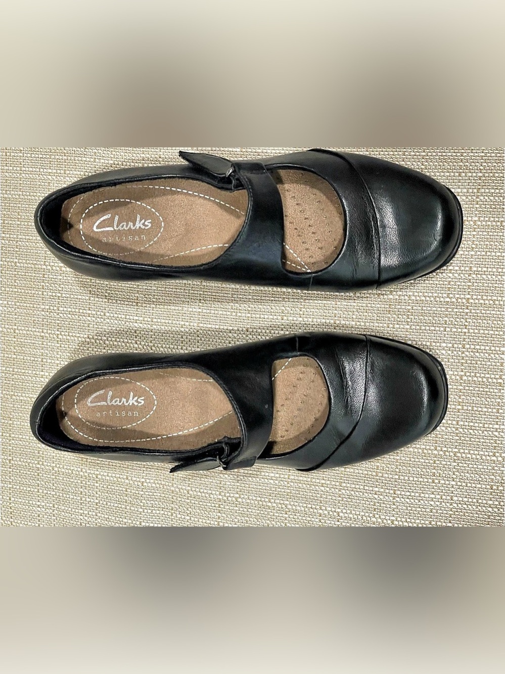 Clarks Mary Jane Heels in Black US 5.5M